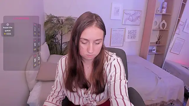 polly_bloomm's Live XXX Chat