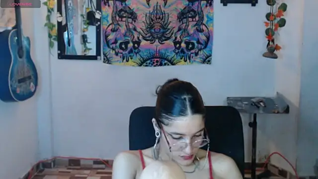 צ'אט XXX בשידור חי של bastethott
