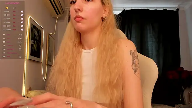 Fire_moth's Live XXX Chat
