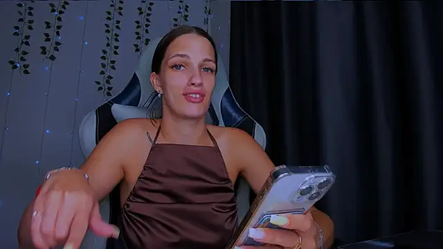 KarlaSim's Live XXX Chat