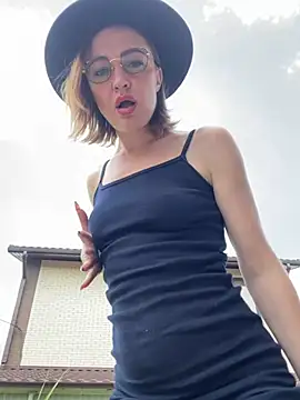 GoldenGoddess- Adlı Modelin Canlı XXX Sohbeti