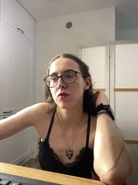 MartiniiSelenna's Live XXX Chat