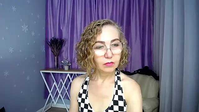 queen_a_n_i's Webcam Show