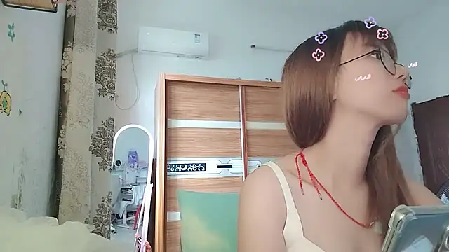 Chat +18 de Lili_666 ao vivo