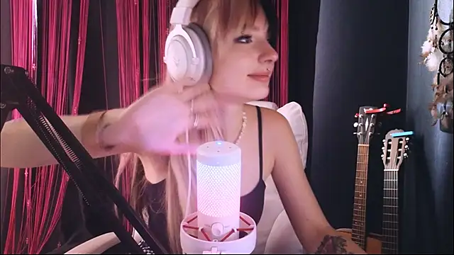 Avi_Nile's Live XXX Chat