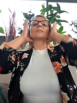 Chat XXX en directo de KaylinJan