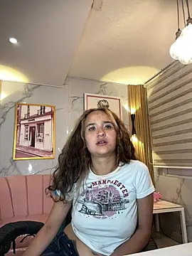 Chat +18 de bella_vibess_s ao vivo