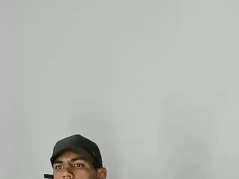 Charlie_Scorpion Chat XXX live