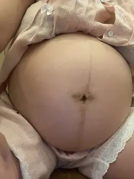 Emy-19's Live XXX Chat