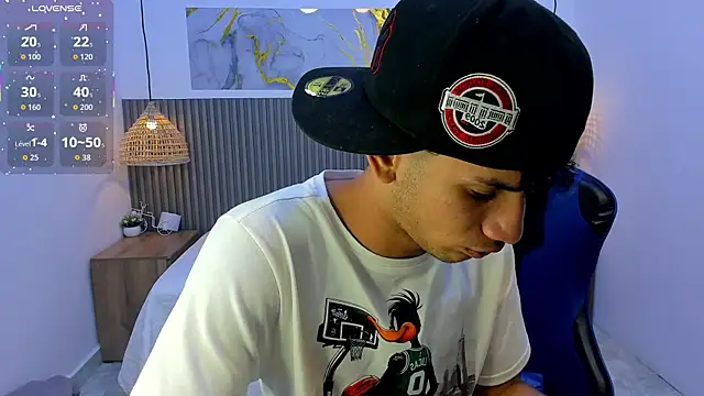 Онлайн чат XXX JDWhite18