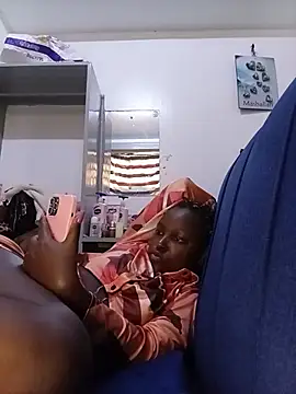 Chat +18 de mistresslaur ao vivo
