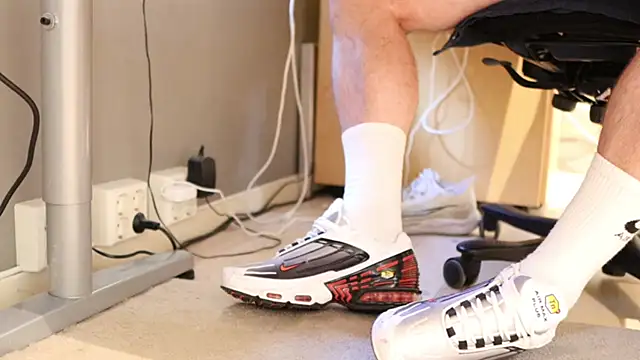 SneakerMaster_: απευθείας συνομιλία ΧΧΧ
