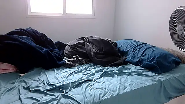 yanick931 Adlı Modelin Canlı XXX Sohbeti