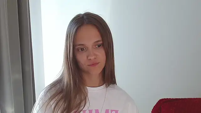 dirtyxEmily Adlı Modelin Canlı XXX Sohbeti