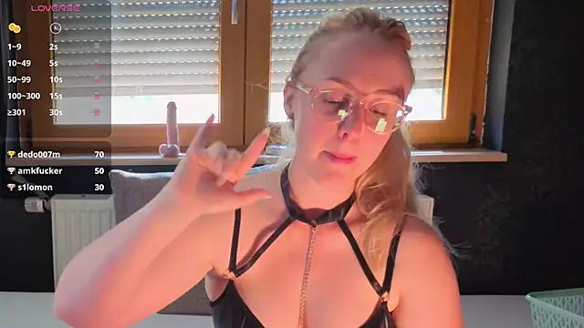 SherryOutdoor1's Live XXX Chat