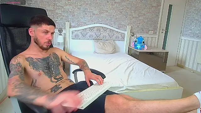 Živý XXX chat JonahShaw
