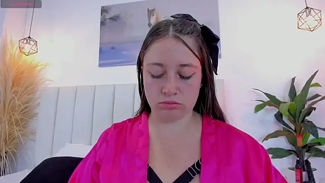 _Emily_Queen's Live XXX Chat