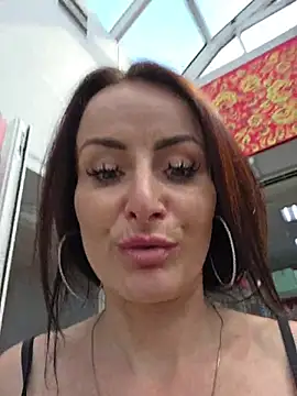 AnnaMaria- live XXX chat