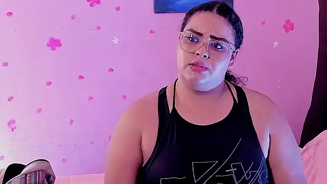 MelannieSimons Adlı Modelin Canlı XXX Sohbeti