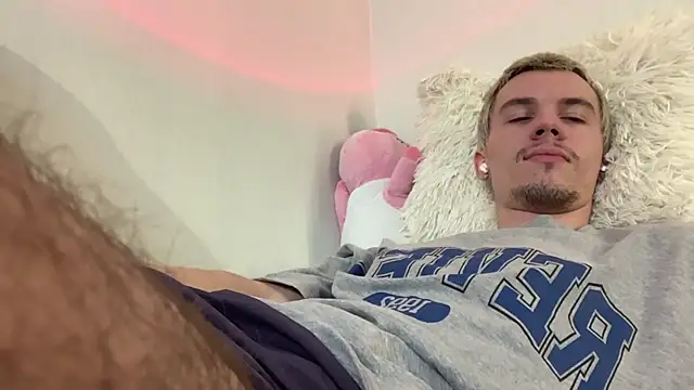 Show modela Jeremy1Scott na web-kameri