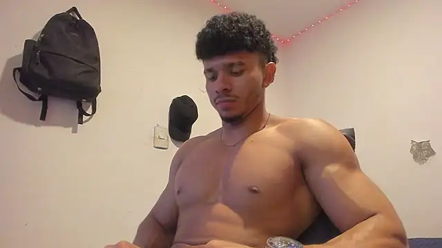 צ'אט XXX בשידור חי של Jayden_VanceJS