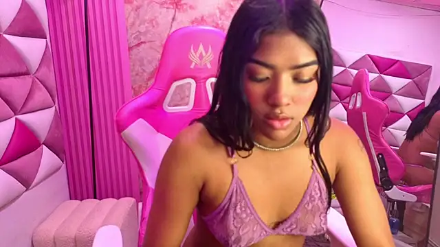 BrunetteHotter's Live XXX Chat