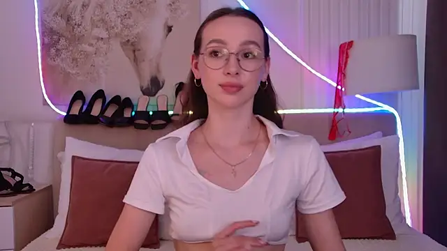 Chat +18 de Emily_Simon ao vivo