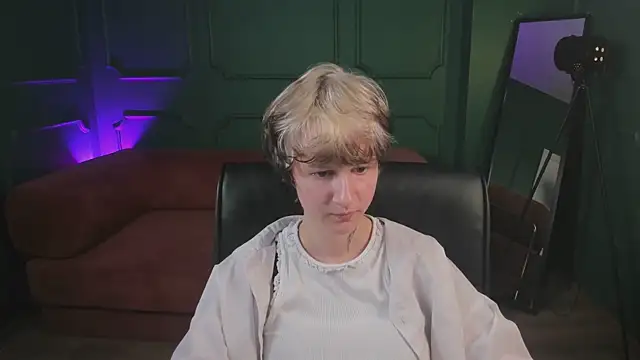 Senpai_Sins Chat XXX in diretta