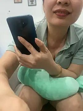 Ivy_Trix2 Adlı Modelin Canlı XXX Sohbeti