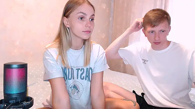 juliaanddima Adlı Modelin Canlı XXX Sohbeti