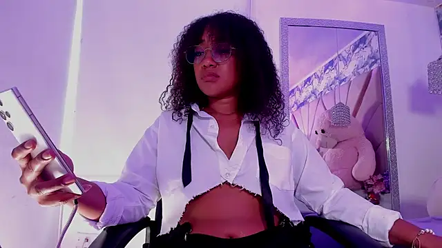 צ'אט XXX בשידור חי של mia_rouxx1