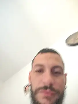 Lebarbu69020's Live XXX Chat