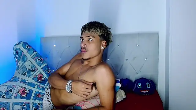 XXX chat uživo modela Angel_foxc13