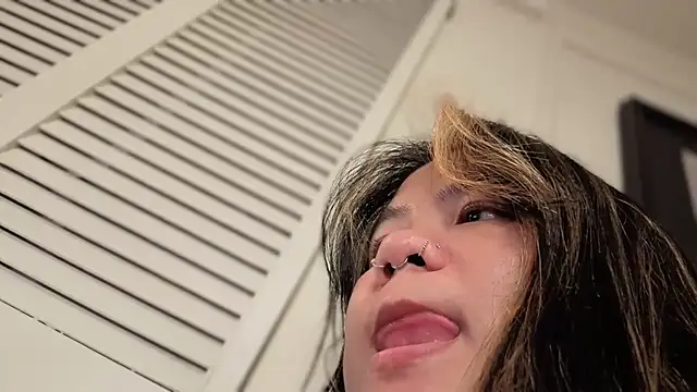 yourvibedealer Chat XXX in diretta