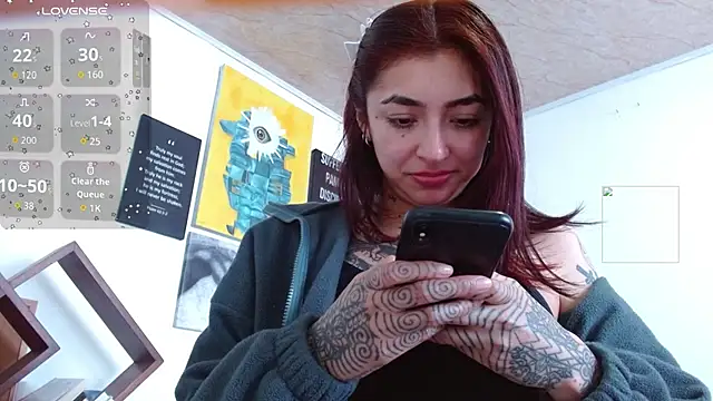 ZoeBakers_'s Live XXX Chat