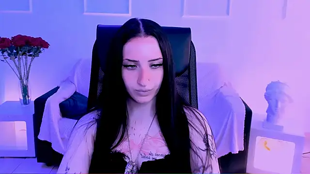 MonicaLowes' Live XXX Chat