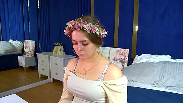 EllaBells' Webcam Show