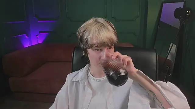 Онлайн чат XXX Senpai_Sins