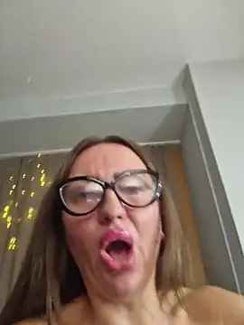XXX chat uživo modela KamaSons