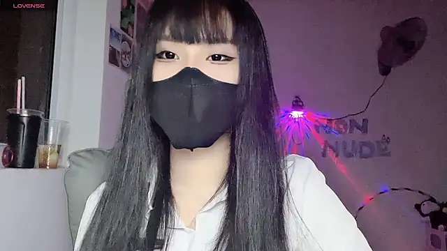 Tieu-May Live XXX-chat