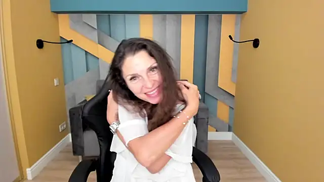 EllaLong's Live XXX Chat