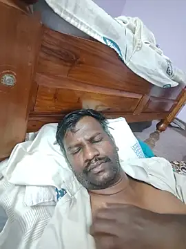 Paramkeerthi 现场XXX聊天