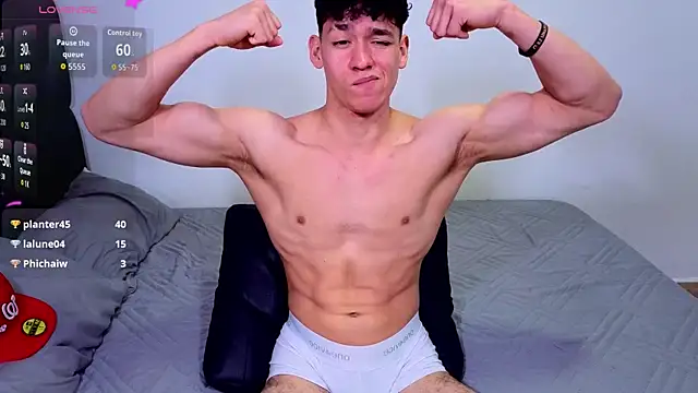 Luke_Muscle: απευθείας συνομιλία ΧΧΧ
