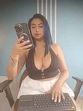 ValeryBoobs1 élő XXX-chatje