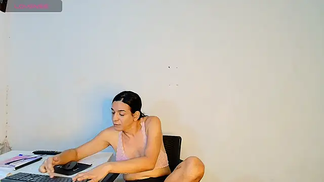 צ'אט XXX בשידור חי של Oh_Tique
