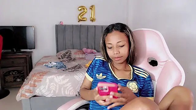linda_brown_'s Live XXX Chat