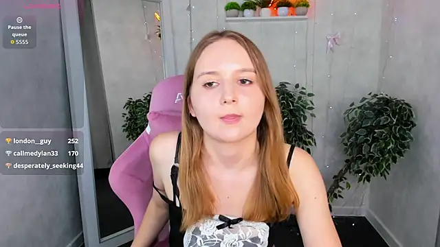 Emmaa_Kimm's Live XXX Chat