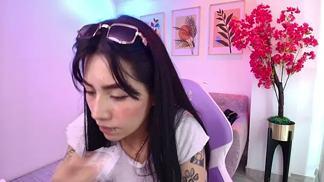 Chatroom XXX en direct de Rainy_doll