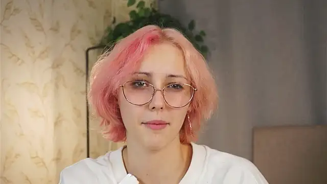 ErmelindaRottner's Live XXX Chat