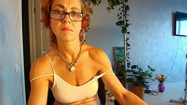 LioraWeiss' Live XXX Chat